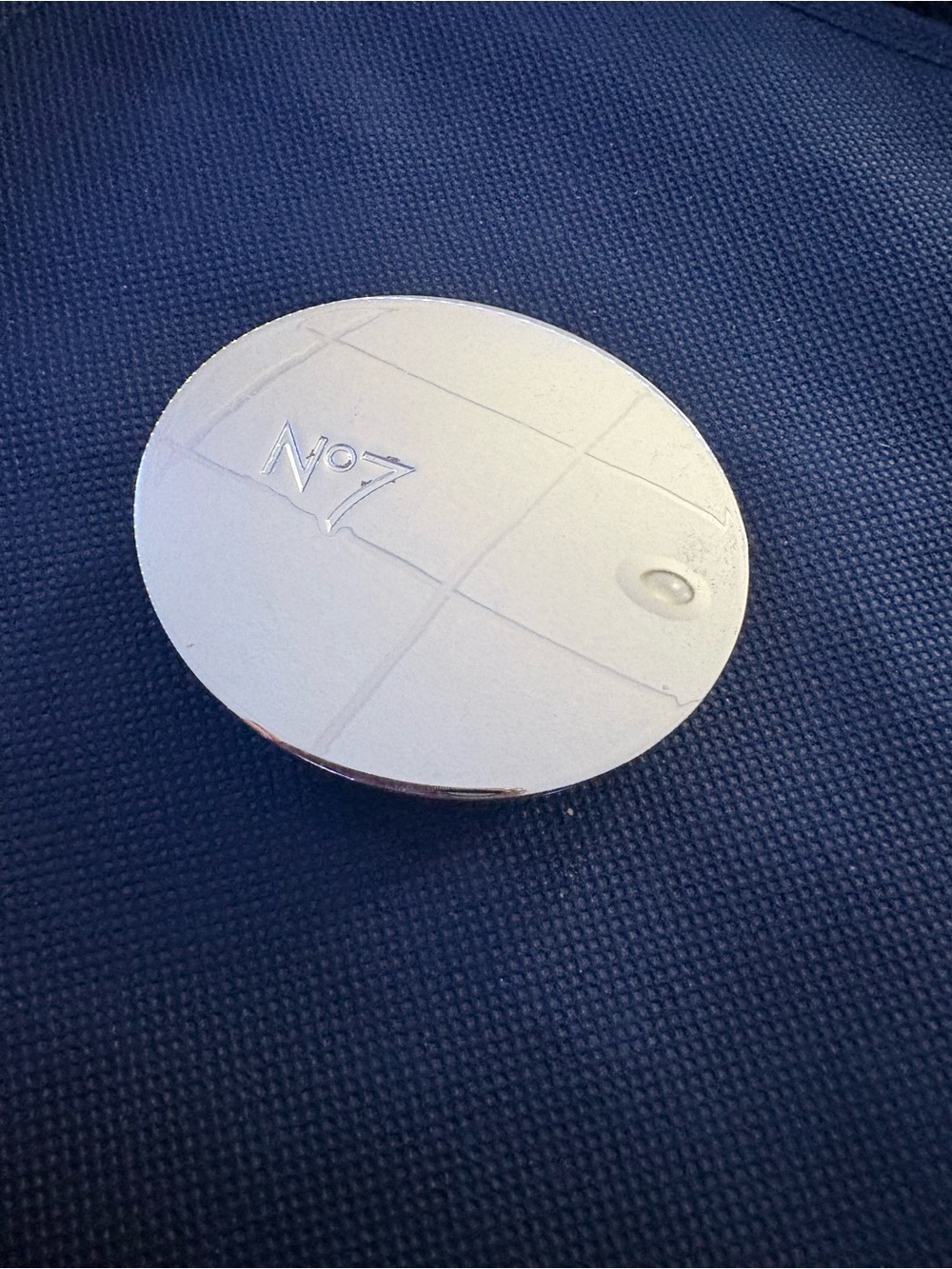 No7 Lift & Luminate Triple Action Finishing Powder in Light/Medium